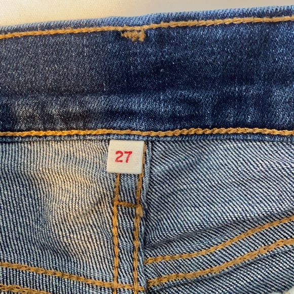 Levi’s jean shorts - Picture 3 of 3